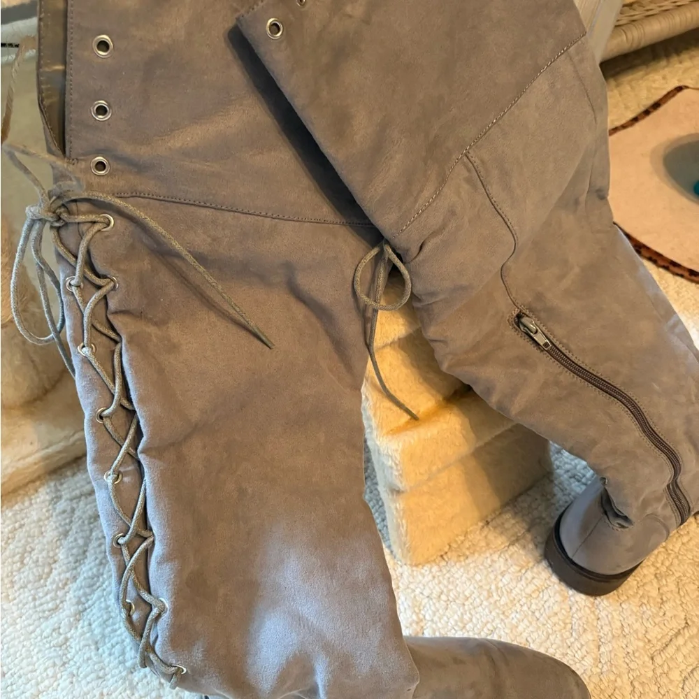 Gray Suede like Over-the-Knee Boots with lace up back & grommets at top. Sz 7
